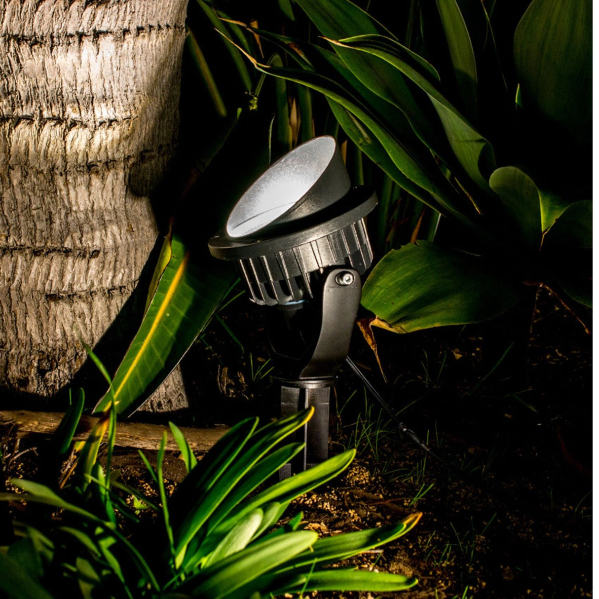 Holman 140mm Warm White Spotlight – 15W LED