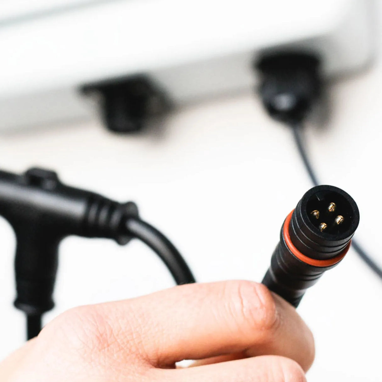 Holman 4‑Pin 3-Way Expansion Tee – RGB Colour Garden Lighting