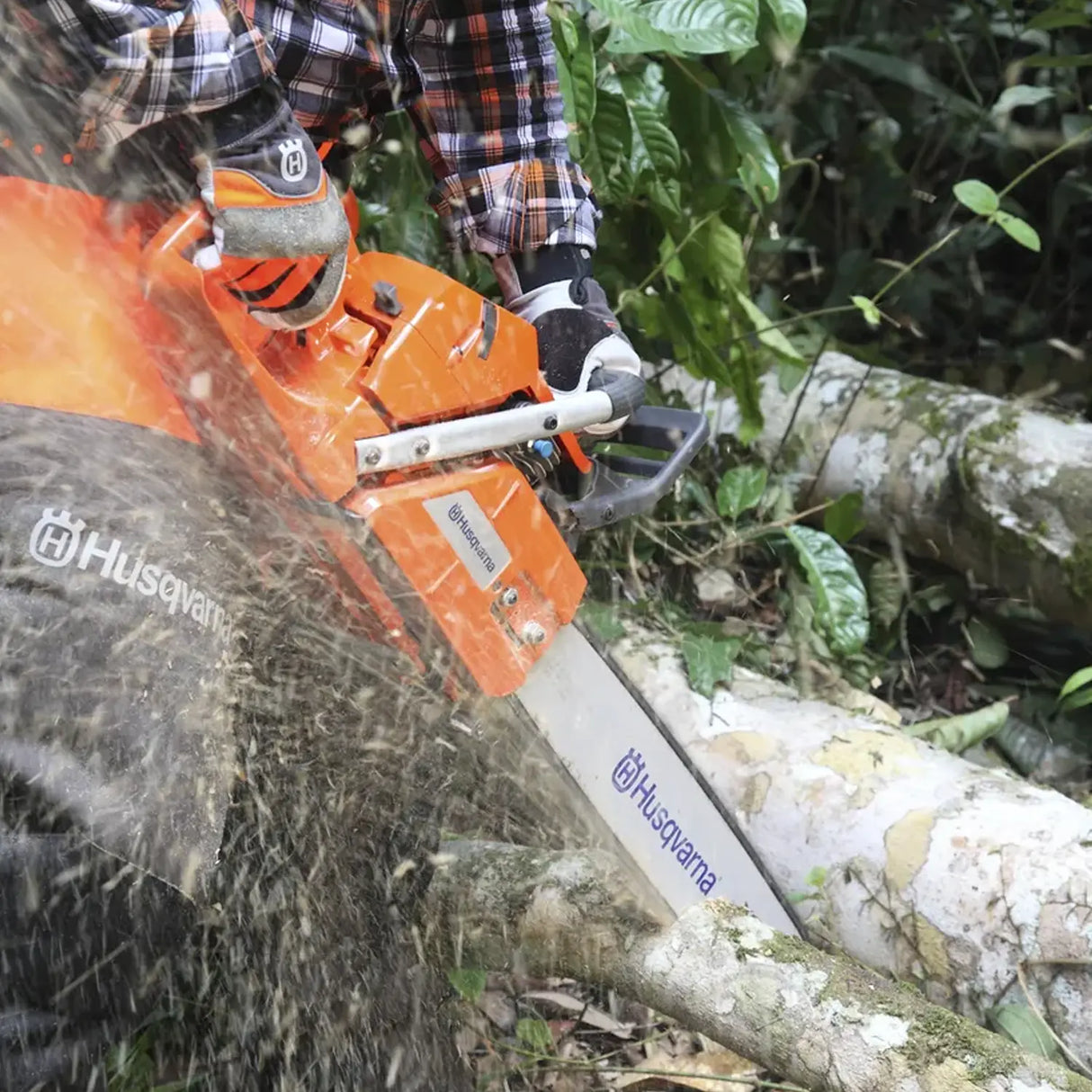 Husqvarna 365 Petrol Chainsaw (70.7cm³ Engine, 24-Inch Bar)